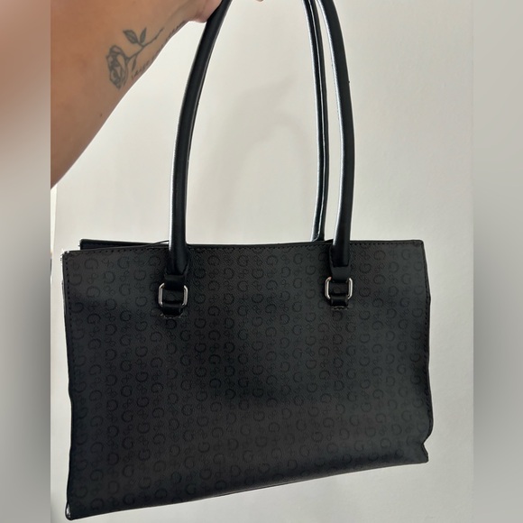 GUESS Black Shoulder Bag - Picture 3 of 3